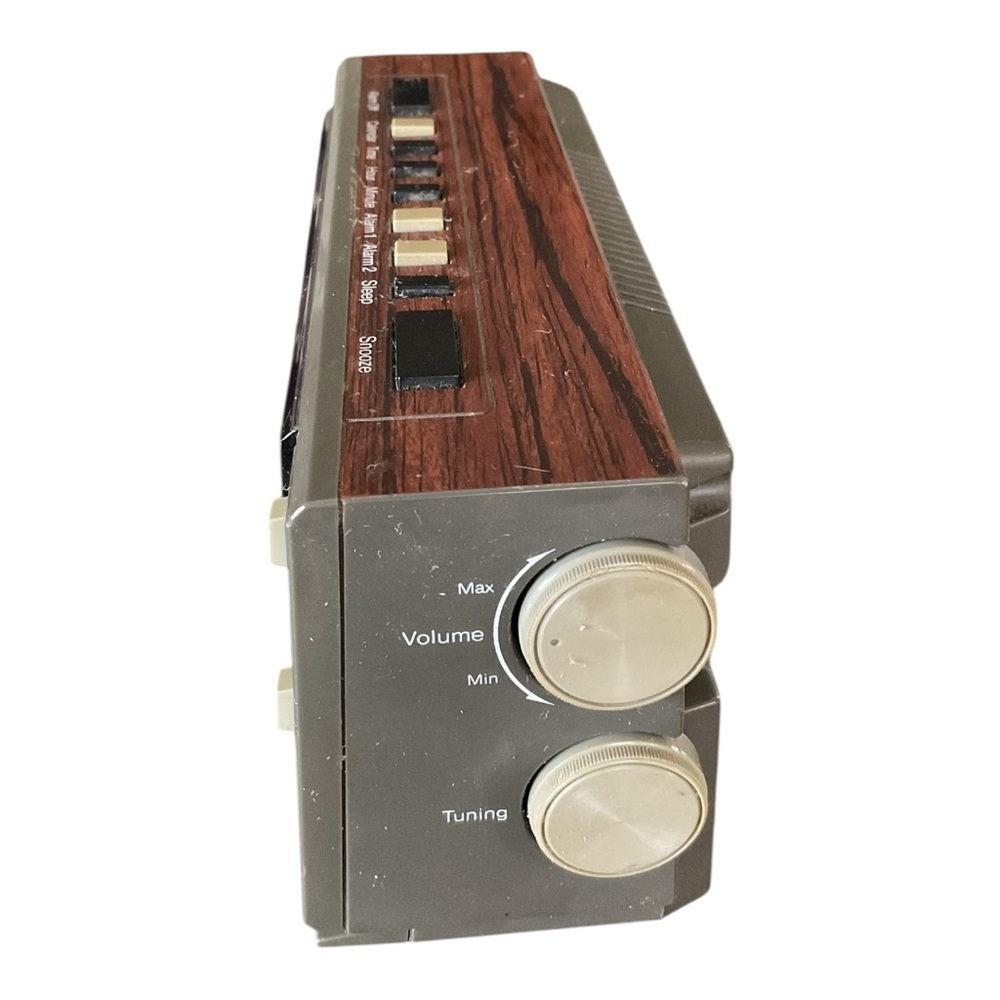 Vintage GE 7-4612B AM/FM Digital Clock Radio Woodgrain 1980s - Picture 4 of 8